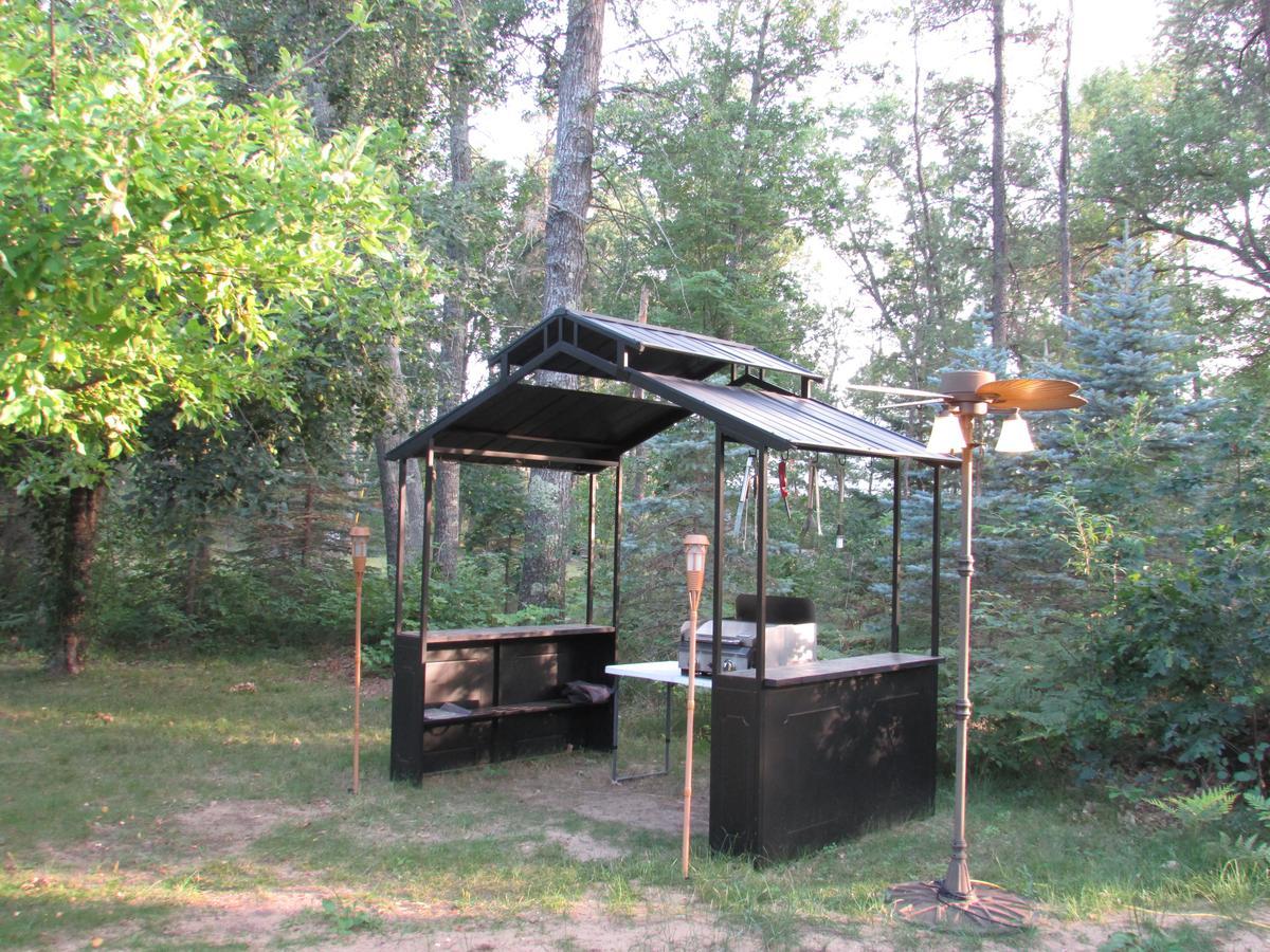Best Bear Lodge & Campground Irons Exteriör bild