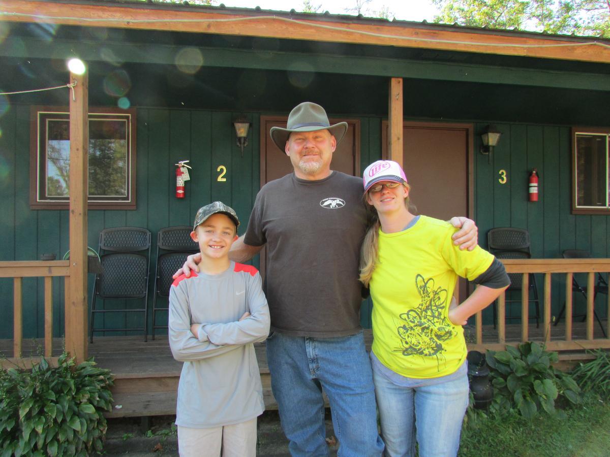 Best Bear Lodge & Campground Irons Exteriör bild
